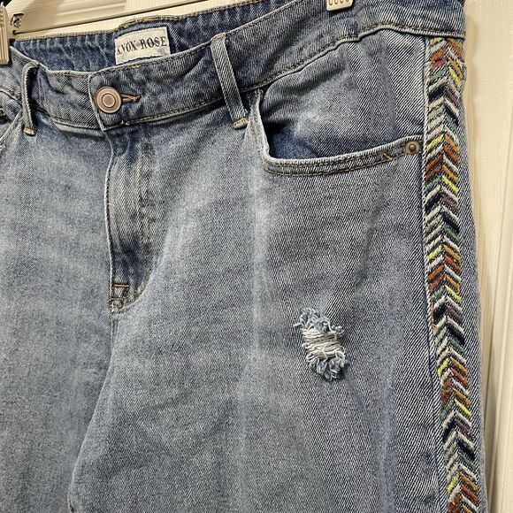 Knox Rose Jeans Light Wash Blue Denim Embroidered Pants Distressed Women's Sz 16 - Picture 3 of 9